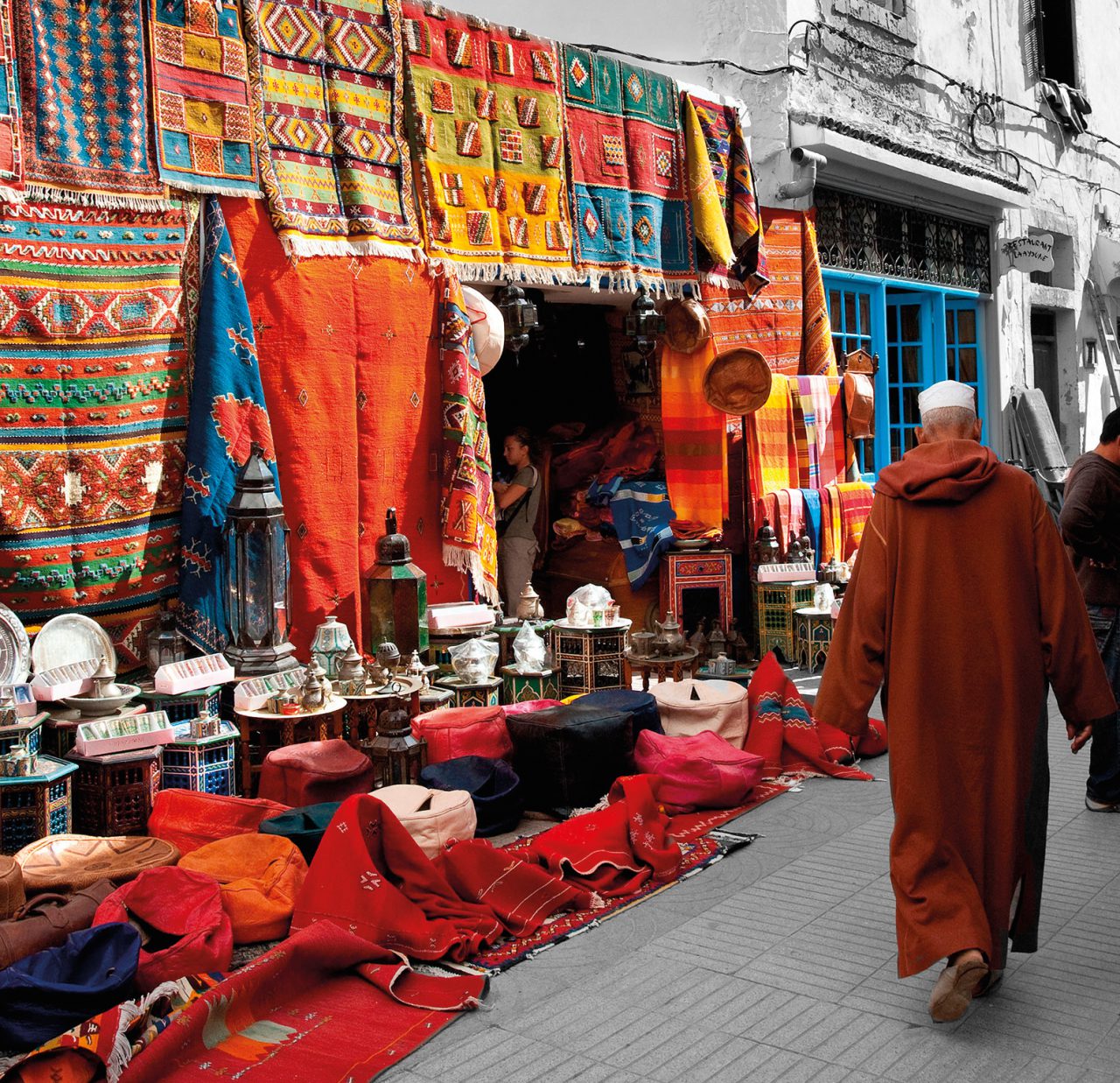 CYH8CP Street scene, Essaouira, Morocco