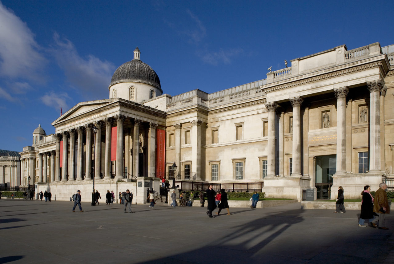 Outdoor photo of National Gallery London in Trafalgar Square