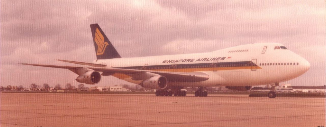 Singapore Airlines Boeing 747-200