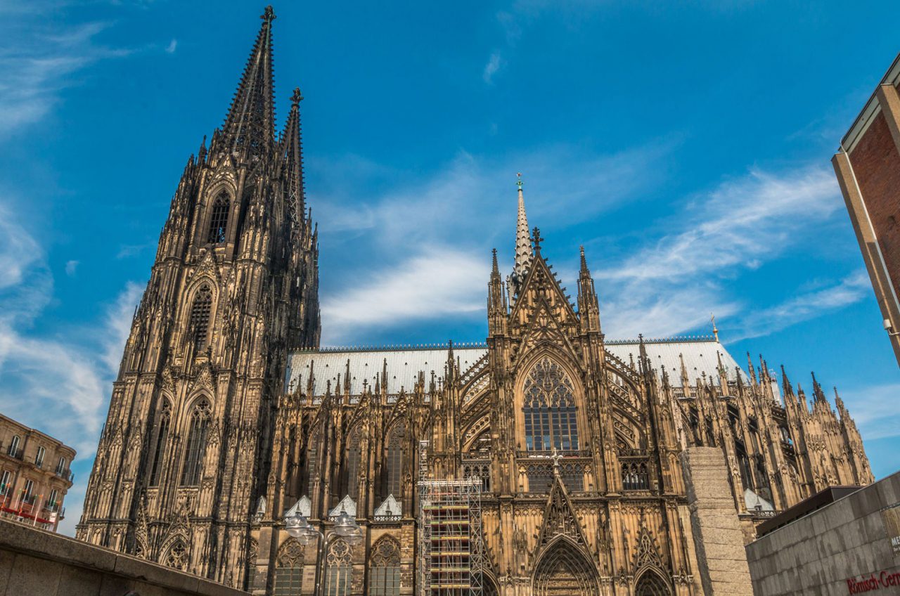 Frankfurt day trips: Cologne cathedral against blue sky