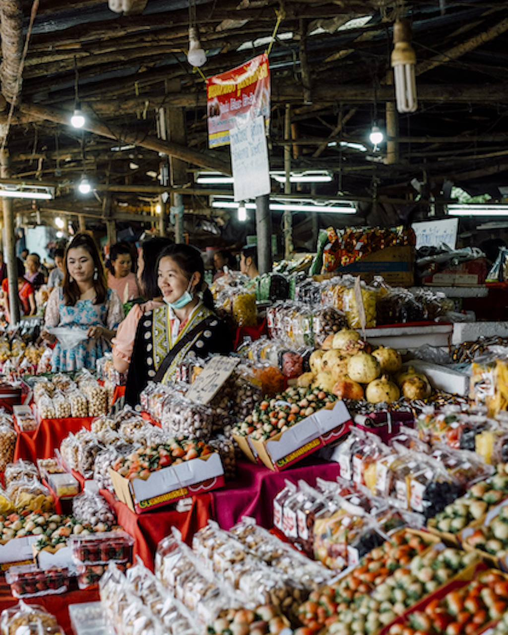 Hmong market on Doi Inthanon chiang mai silkwinds