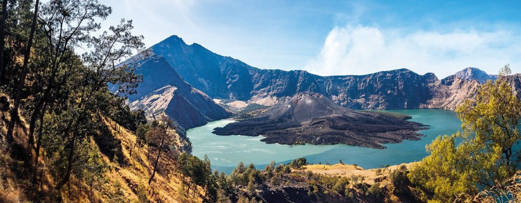 mount rinjani lombok volcano crater lake