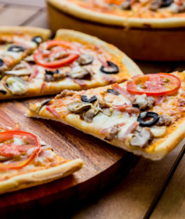 vegetarian pizza wooden plate