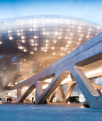 Dongdaemun Design Plaza (T.Dallas / Shutterstock.com)