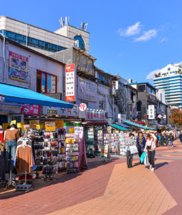 Hongdae (kikujungboy / Shutterstock.com)