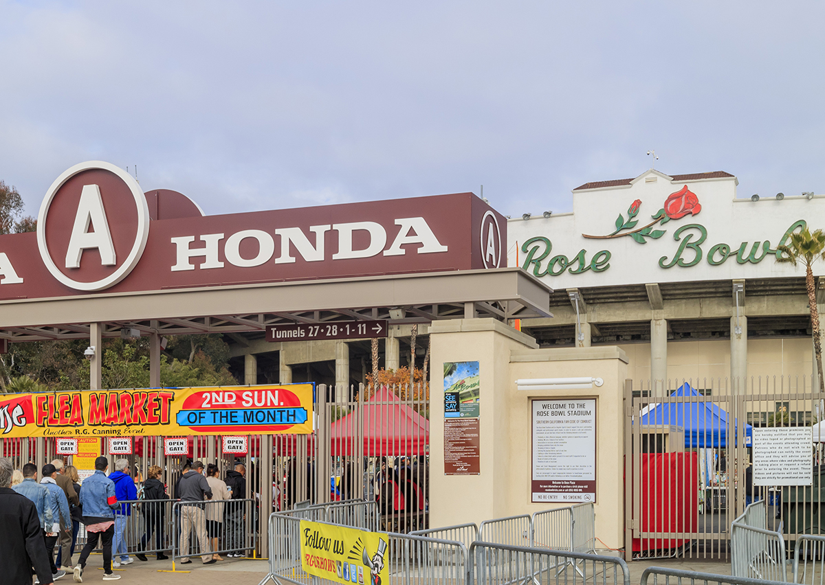 Rose Bowl Flea Market (Photo: Kit Leong / Shutterstock.com)