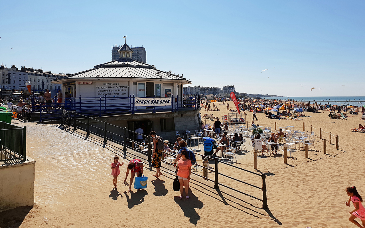Daytrips from London: Margate Beach (Photo: The Picture Studio / Shutterstock.com)
