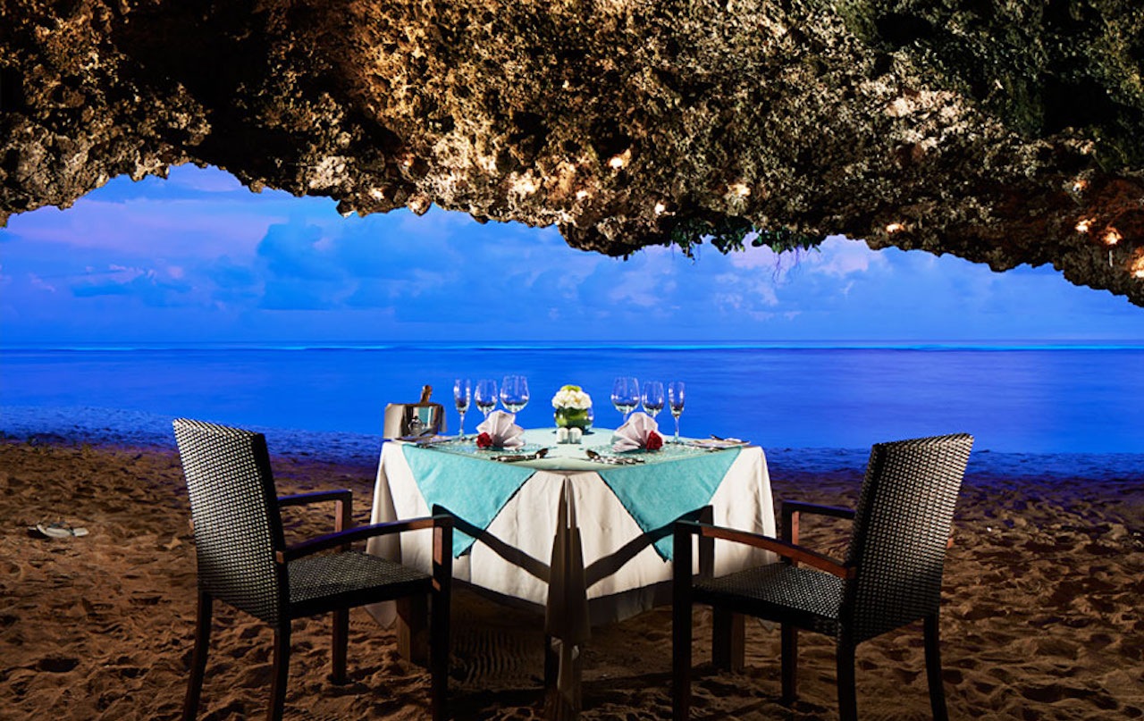 Samabe romantic-beach-cave-dining