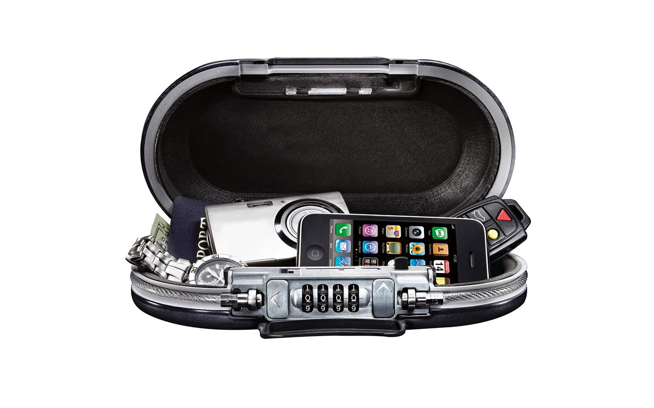 Portable devices The Master Lock 5900D Portable Safe