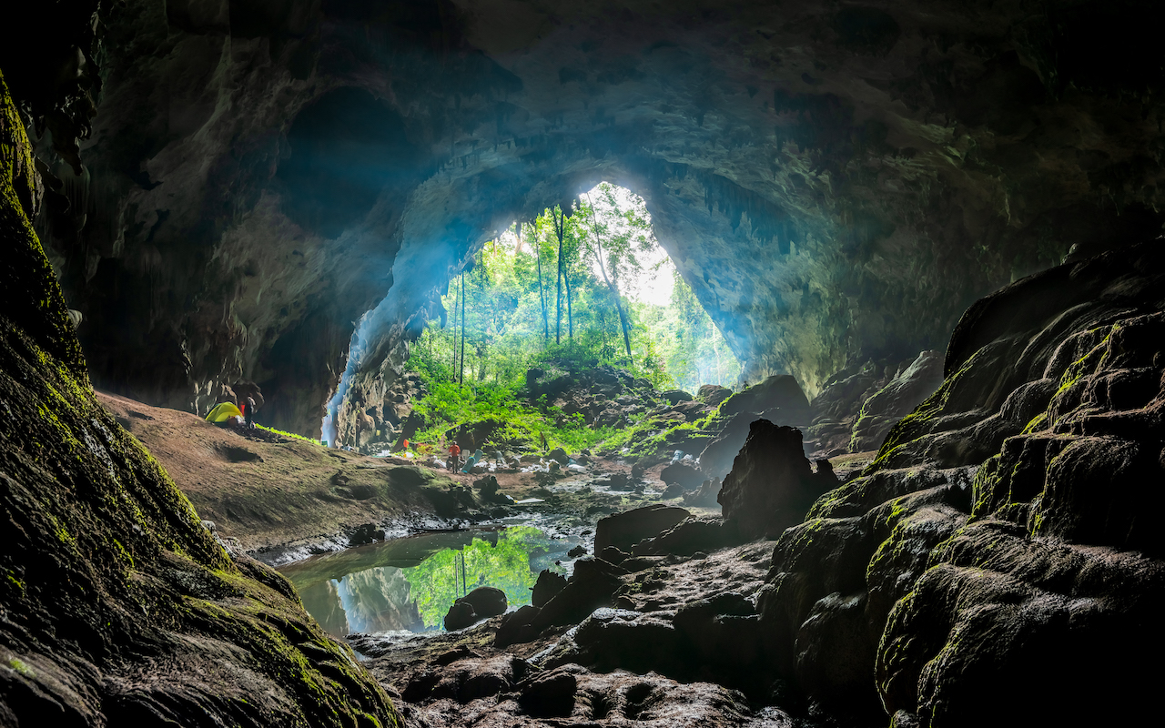 Hang Over vietnam caves