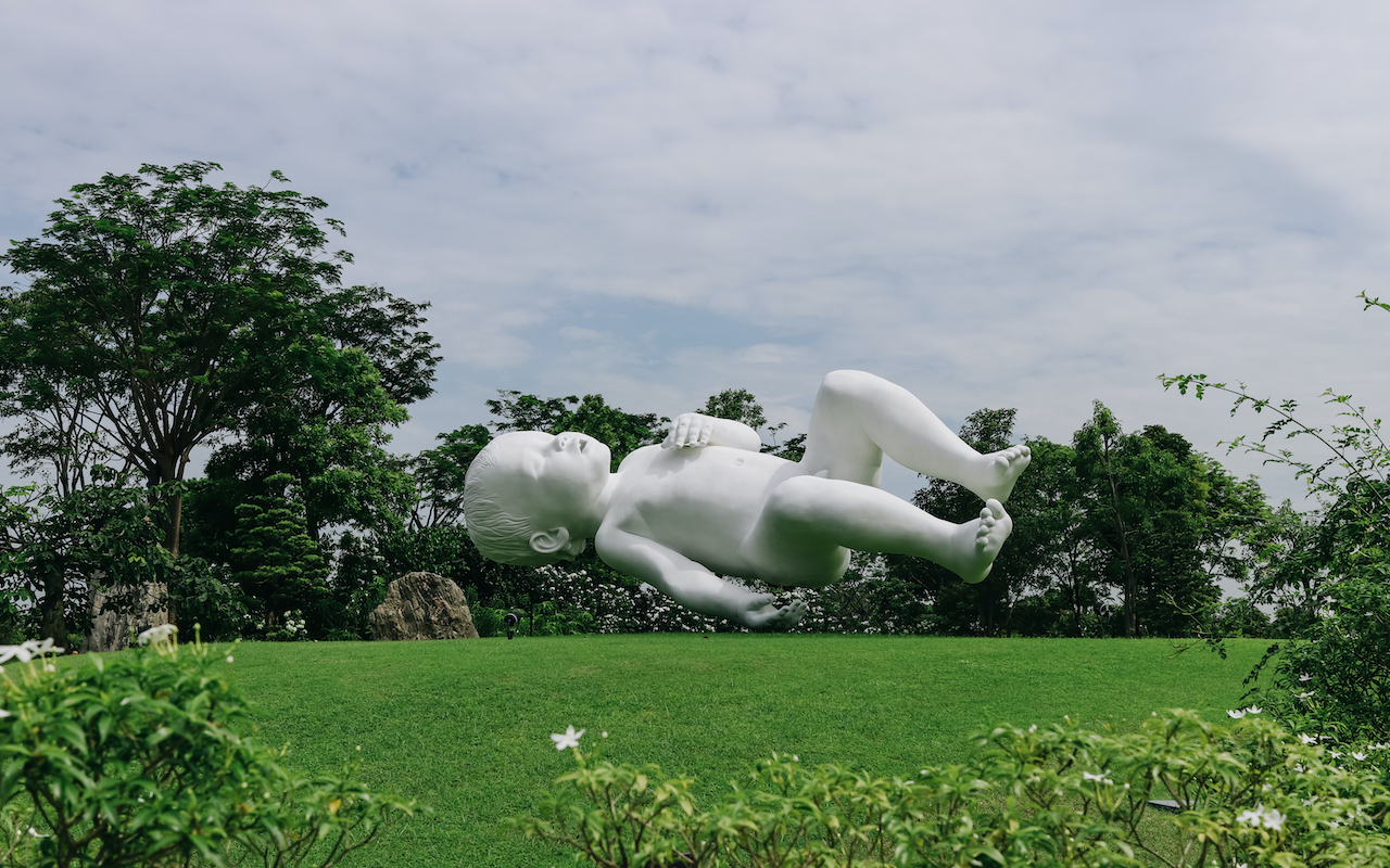 Public art installations in Singapore, Floating baby, planet, gardens by the bay