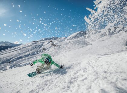Snowboarding in Grindelwald, gateway to the Jungfrau Region